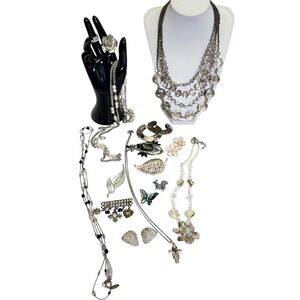 Timeless Treasures vintage jewelry wearable signed and unsigned bundle 250802